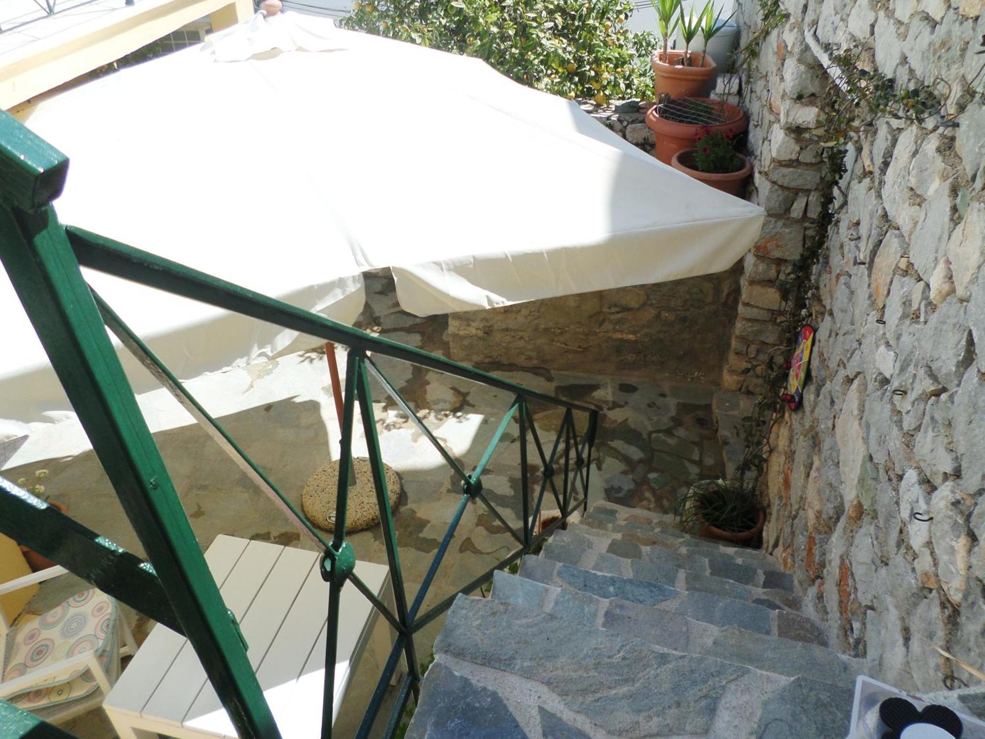 Vila In The Heart Of Hydra Exteriér fotografie